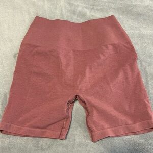 Alphalete Amplify Shorts - Rose